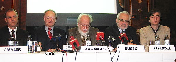Erster Auftritt der Laieninitiative vor der Presse im Wiener Cafe Landtmann am 20. Jänner 2009 