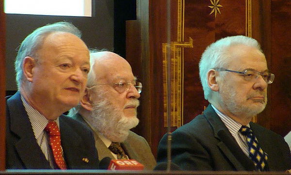Andreas Kohl und Erhard Busek flankieren den Gründer der Laieninitiative, Herbert Kohlmeier: Kirchenpolitik ist von Politik nicht zu trennen.